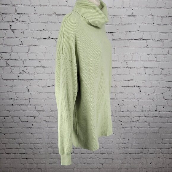 Free People Green Knit Oversized Pullover Turtleneck Sweater Size Medium M - Picture 11 of 11